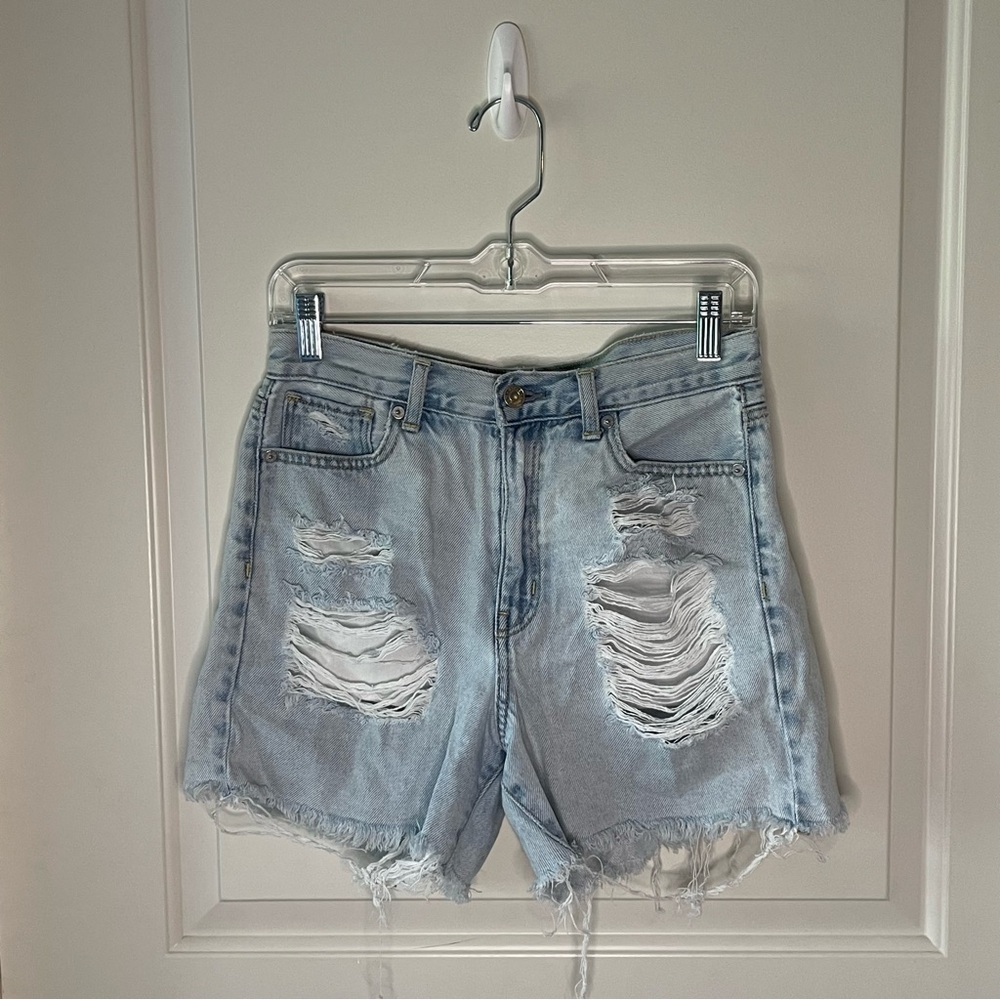 American Eagle Mom Shorts Distressed Light Wash